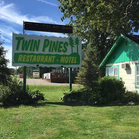 Twin Pines Resort Garrison ภายนอก รูปภาพ