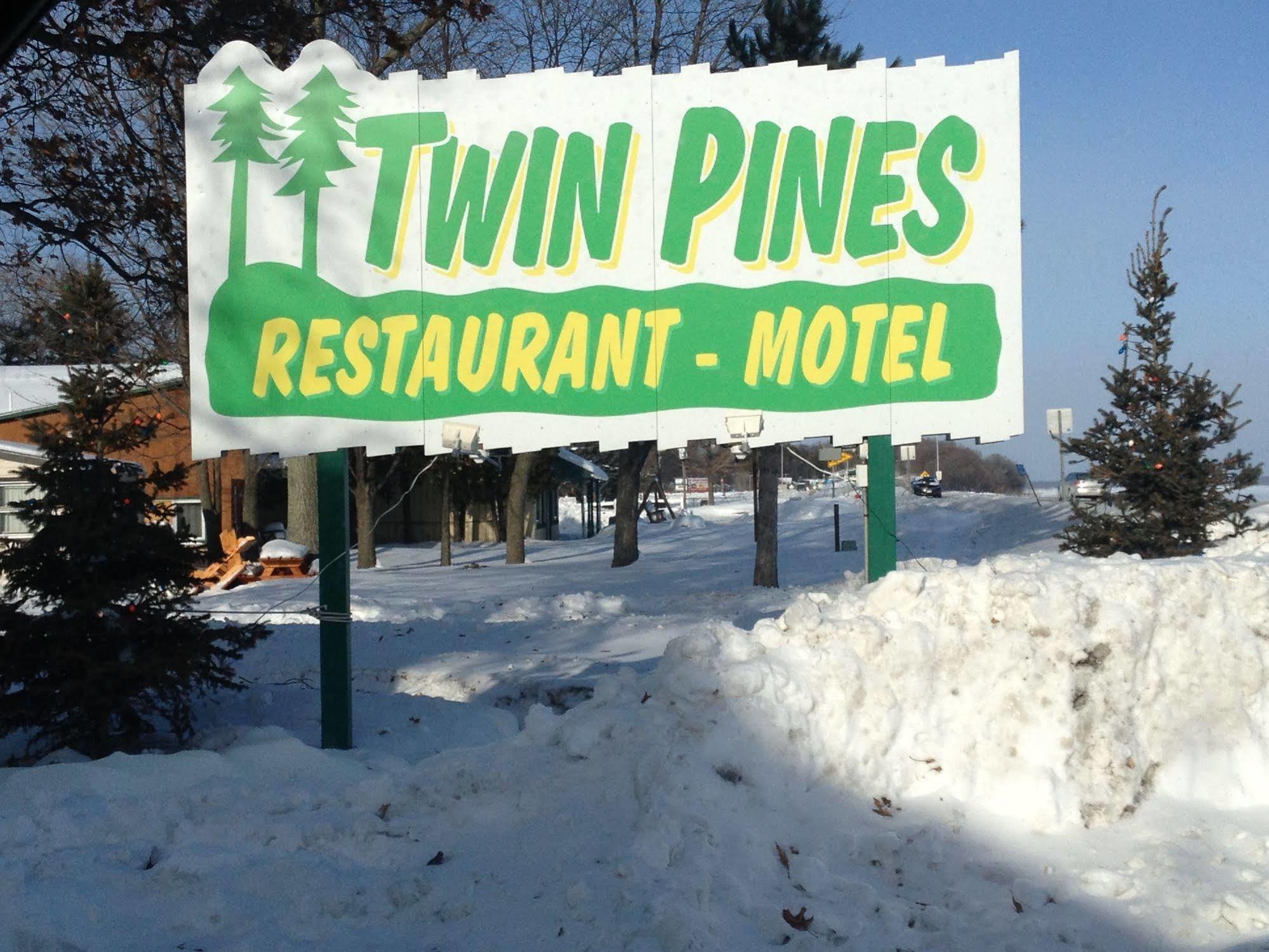 Twin Pines Resort Garrison ภายนอก รูปภาพ